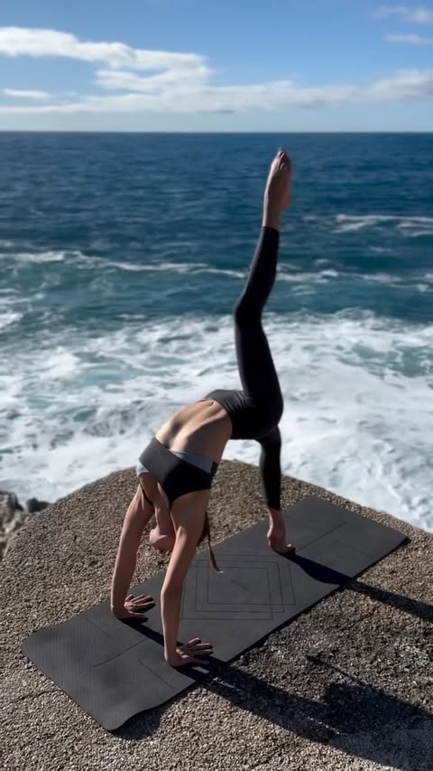 Instagram post by @paola_pilates for Oysho. Caption reads: Happy Friday, everyone..🌊🤍 Wearing @oysho . #ad....
