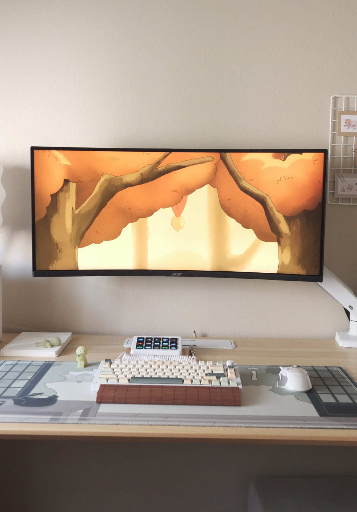 TikTok post by @chaiibiscuit for HUANUO. Caption reads: [...] — for reference, my monitor is 34”! @HUANUO....