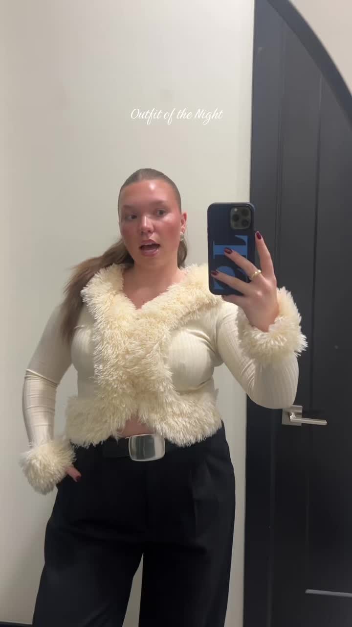 TikTok post by @sheatheel for gorjana. Caption reads: [...] @b-lowthebelt @Amazon Fashion @gorjana....