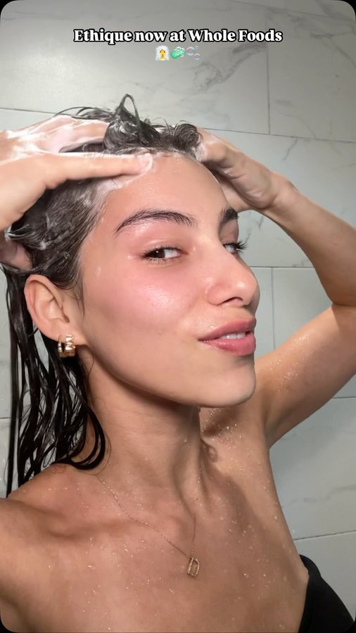 Instagram post by @donnatrana for Ethique. Caption reads: #ethiquepartner picking up my favorite beauty....