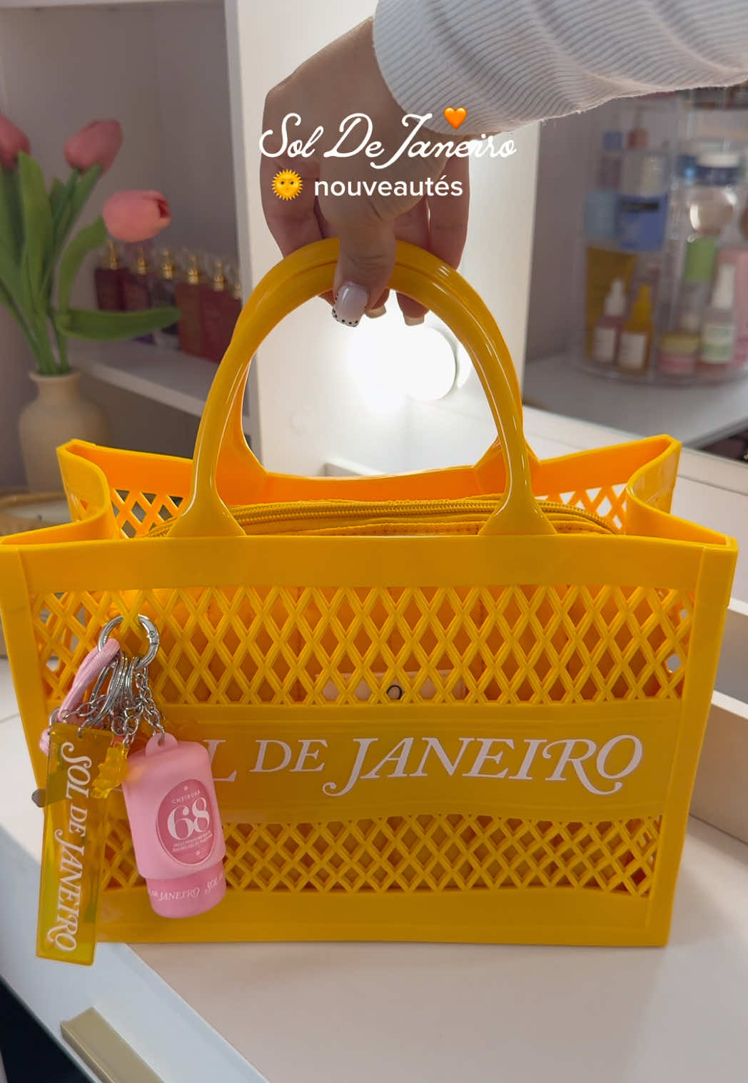 TikTok post by @su.fyaa for Nice Work Paris. Caption reads: [...] ou paaaas ? ☀️💛🍊🫶 *offerts merci....