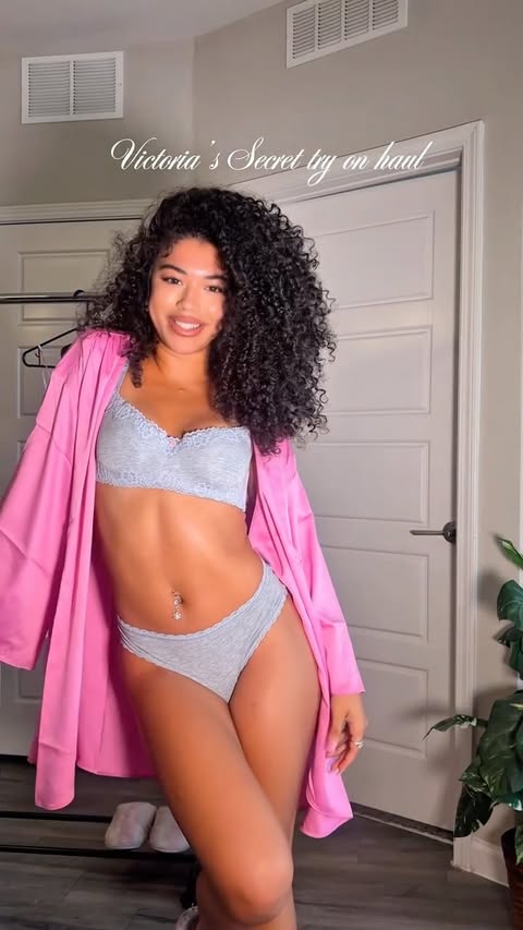 Instagram post by @journicarr for Victoria's Secret. Caption reads: the cutest try on haul everrrr....
