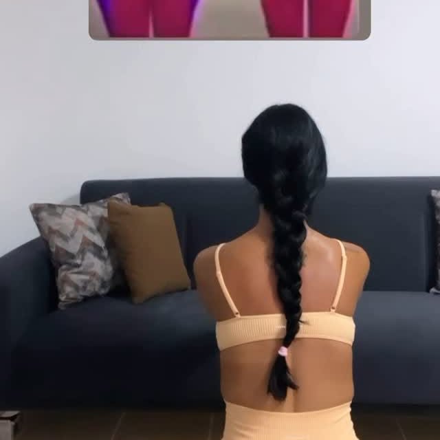 Instagram post by @hula_aylin for OCEANSAPART. Caption reads: 🩷 Workout 🩷

#workout #explorepage #abnehmen....