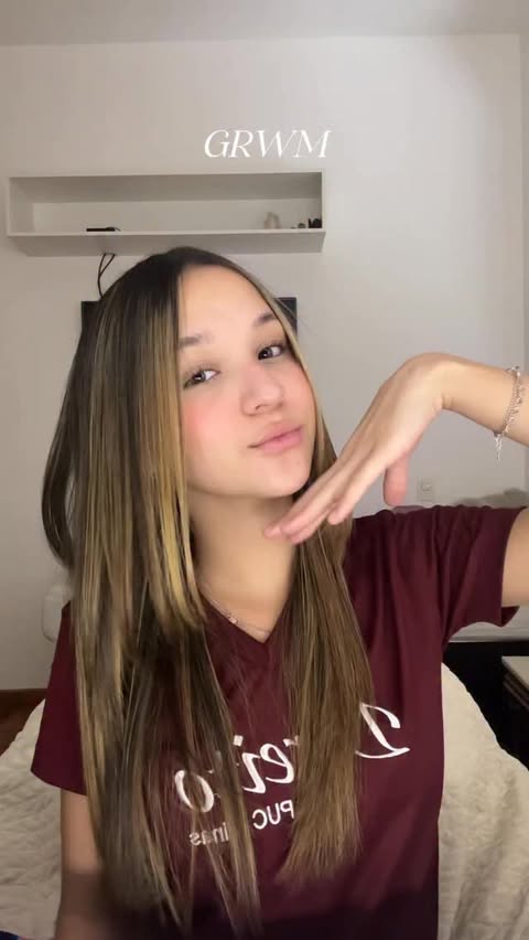 Instagram post by @juguedesdaily for Hidratei. Caption reads: GRWM ❤️

ID: 1GUE9-SEK7
  @hidratei #MercadoLivre....