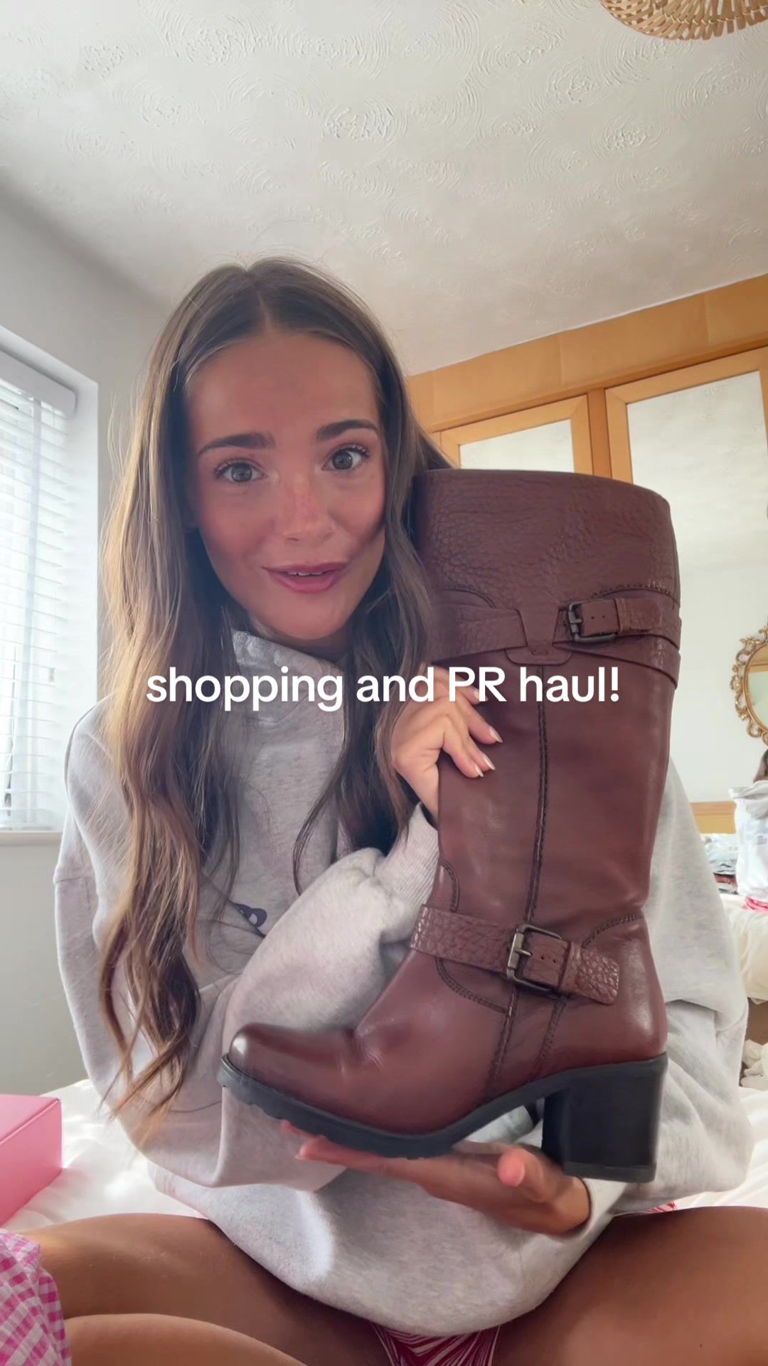 TikTok post by @et4lie for Motel Rocks. Caption reads: YAY i love hauls! Thank you so much @Peal @MOTEL....