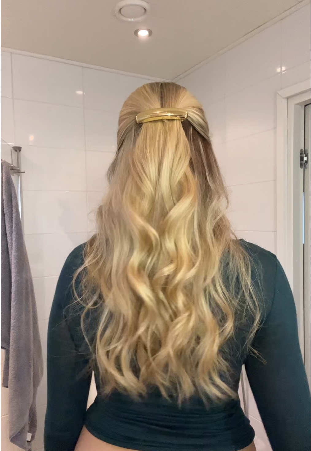 TikTok post by @meabang for Hairlust. Caption reads: meikkipussi💞💞💞 osa tuotteista saatu/pr....