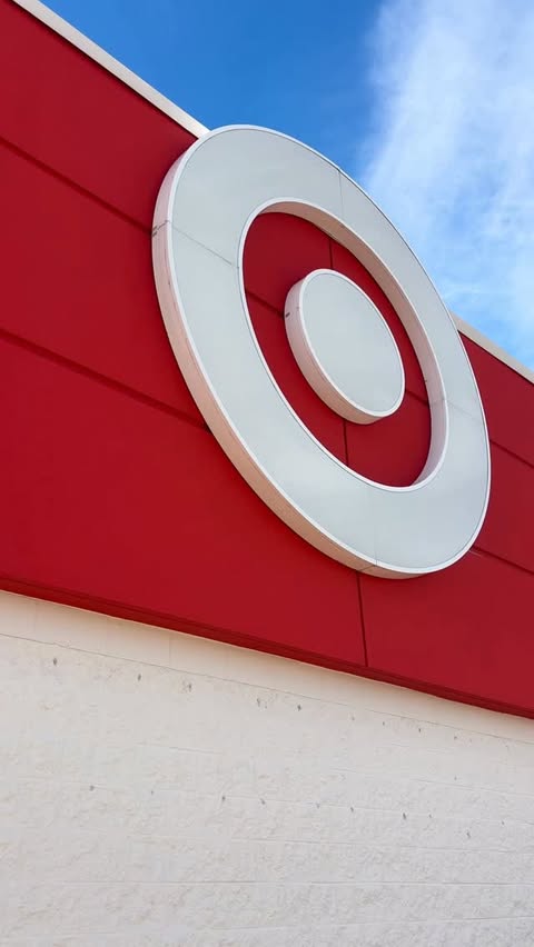 Instagram post by @emilyyyrosess for GORGIE. Caption reads: [...] in the spirit of the holidays with Gorgie’s....