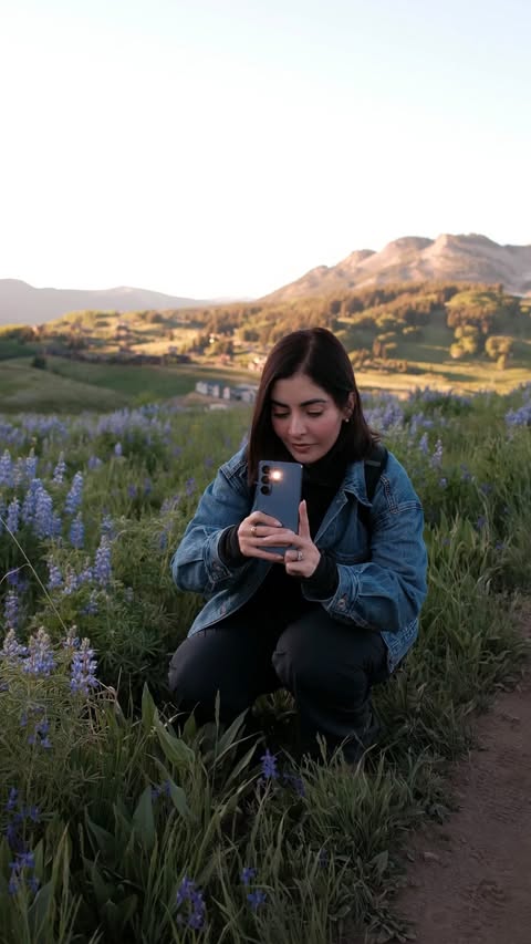 Instagram post by @twooutsiders for Samsung Mobile. Caption reads: [...] And it’s all shot with @samsungmobileusa....