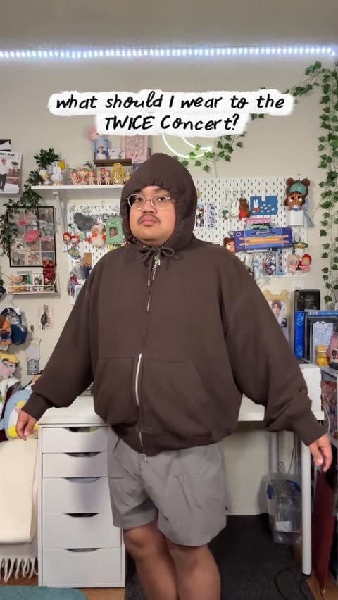 Instagram post by @reinde.er for Live Nation. Caption reads: [...] sure to get your tickets now through....