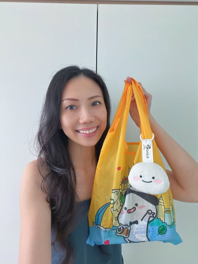 Instagram post by @zoers.z for Darlie Thailand. Caption reads: ✨ *Whiter smiles in just 7 days* — even if you....