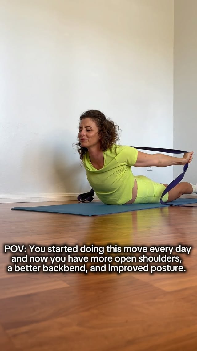 Instagram post by @jenreneyoga for TAVI. Caption reads: [...] Link in bio or DM me. . Outfit from....