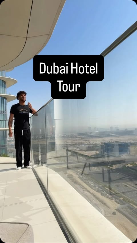 Instagram post by @carterpcs_ for Uber. Caption reads: Dubai hotel tour.. @Uber #uberpartner #carterpcs.