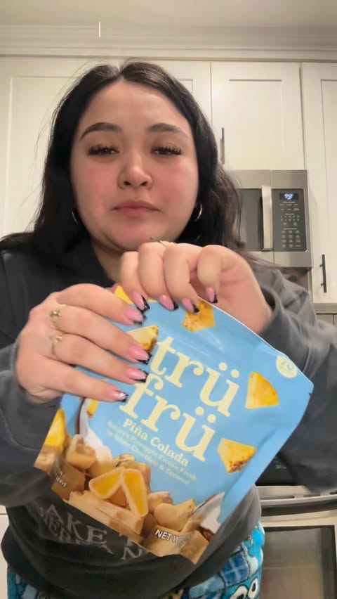 Instagram post by @angela.danii for Tru Fru. Caption reads: so so good 😍😍 
@trufru
#trufrupartner #fyp....