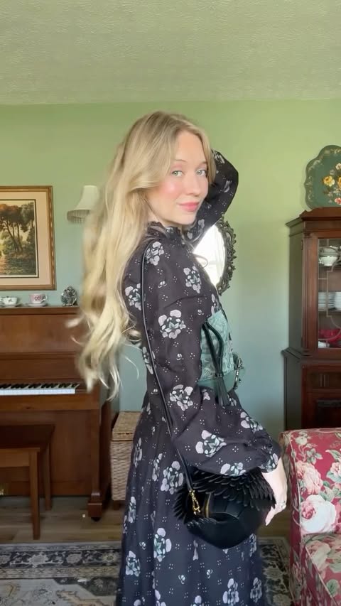 Instagram post by @floralsandwhimsy for Son de Flor. Caption reads: [...] Dress was kindly gifted from @sondeflor....