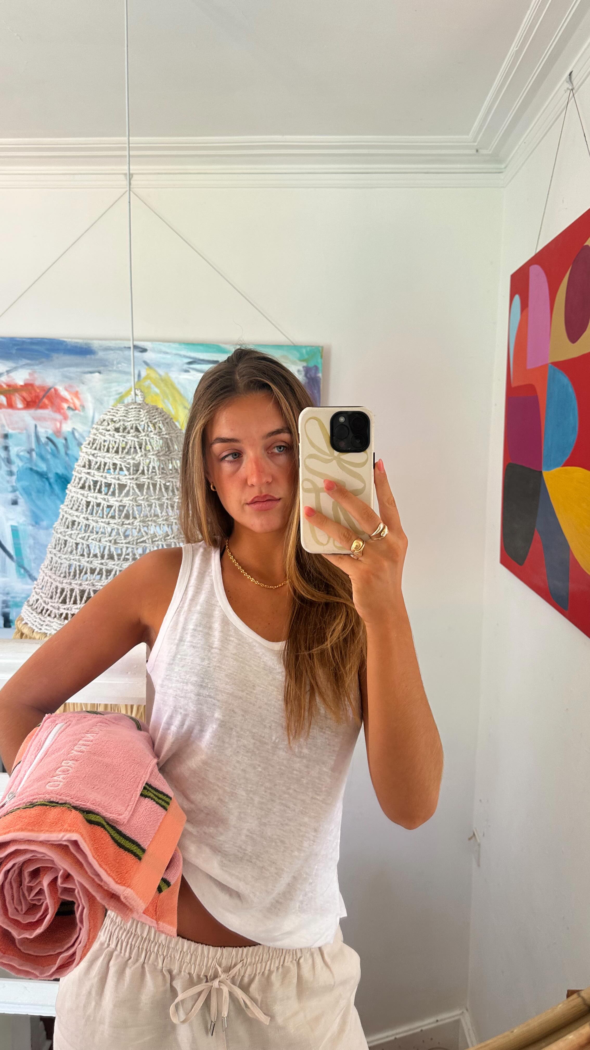 Instagram post by @kate.robinsson for Country Road. Caption reads: Spring made better with @countryroad ⛱️ #ad.