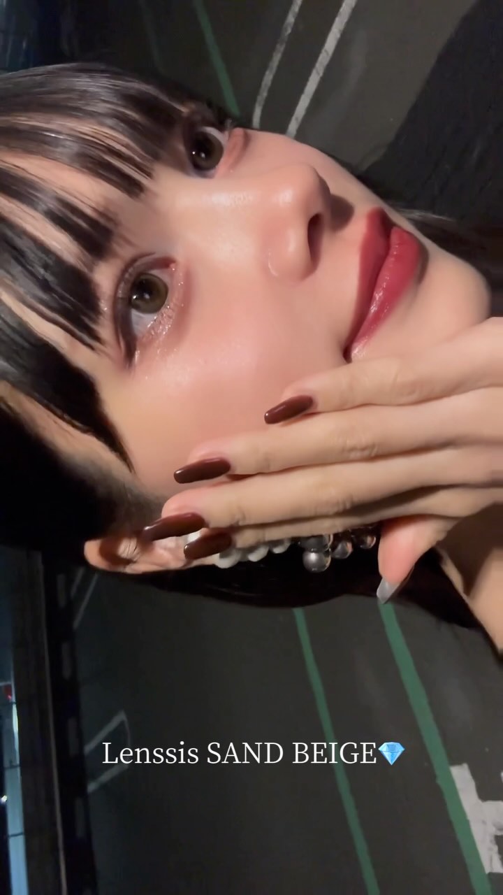 Instagram post by @iori_2038 for lenssis jp. Caption reads: LENSSISは韓国発のカラーコンタクトレンズ専門ブランド🤍

豊富なカラバリとデザインが魅力✨ナ....