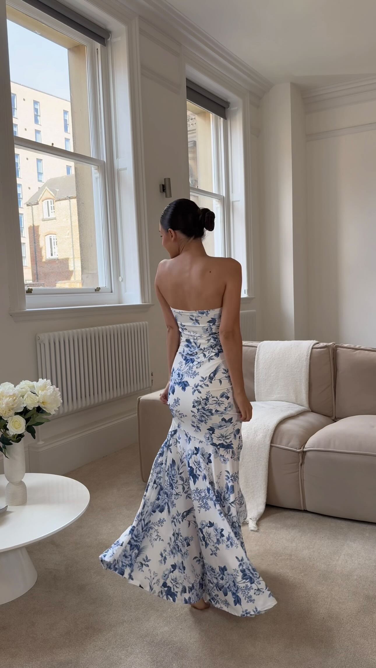 Instagram post by @yasminbright for Club L London. Caption reads: [...] madeee for an Italy trip💙 @clubllondon ad.