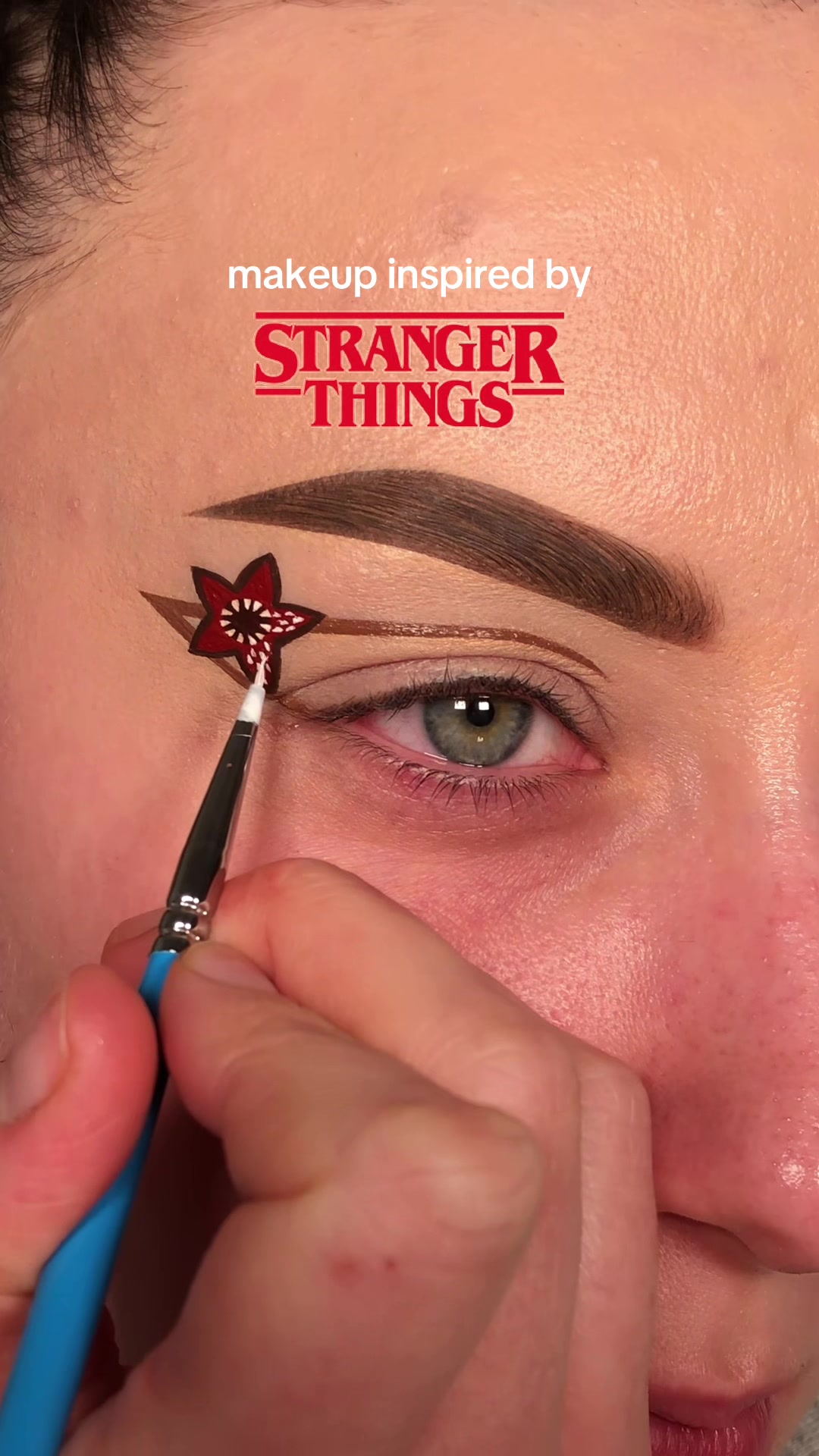 TikTok post by @alicekingmakeup for Juvia’s Place. Caption reads: [...] bulletproof eyeshadow  - @Juvia’s Place....