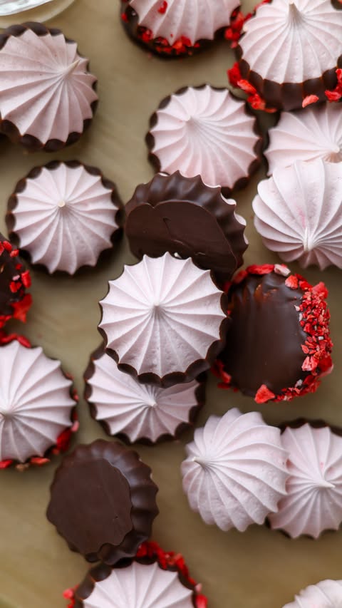 Instagram post by @youthsweets for Nature Restore. Caption reads: [...] and you can get 20% off my favorite Nature....