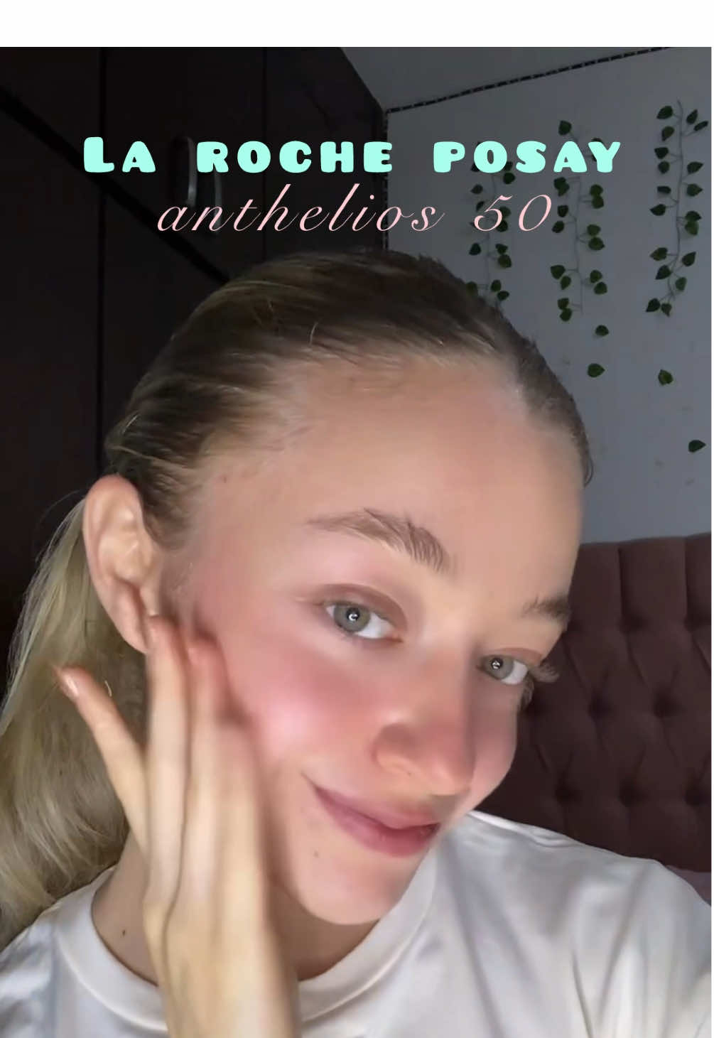 TikTok post by @fernandamarpa for ForMe Tips. Caption reads: #TanLigeroComoElAireFM #AntheliosUvAir #publicidad....