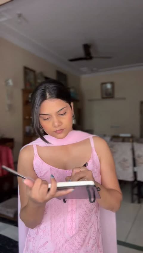 Instagram post by @priyagrrawal for Astaberry. Caption reads: [...] My little hair-removal essential from....