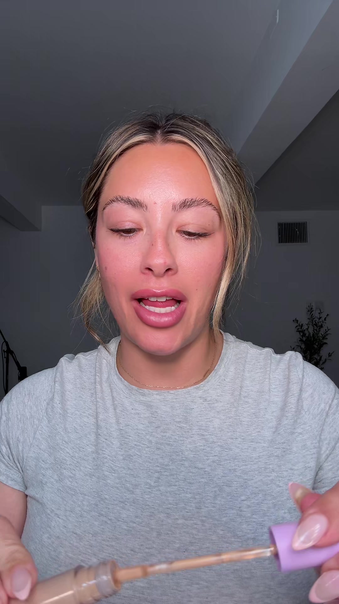 TikTok post by @kelscsfaves for BK Beauty. Caption reads: @BK Beauty Brushes 🤍.