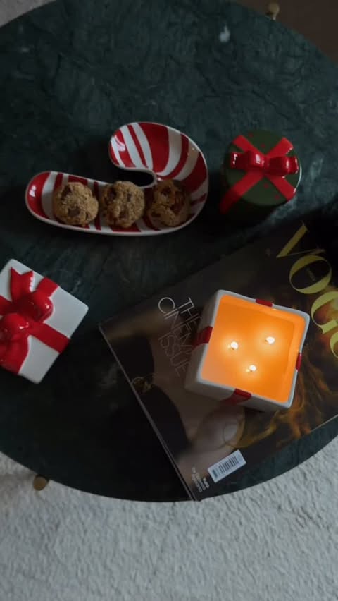 Instagram post by @katesusic for Sinsay. Caption reads: It's Christmas time 🎄🥰 #sinsay #sinsaycroatia....