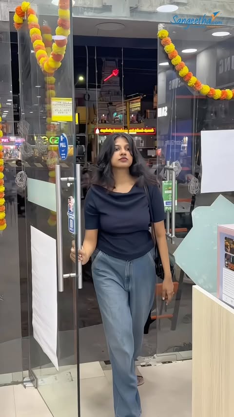 Instagram post by @itss_me_raji for Sangeetha Mobiles. Caption reads: Meet the all-new Samsung Galaxy A27 5G. Visit....
