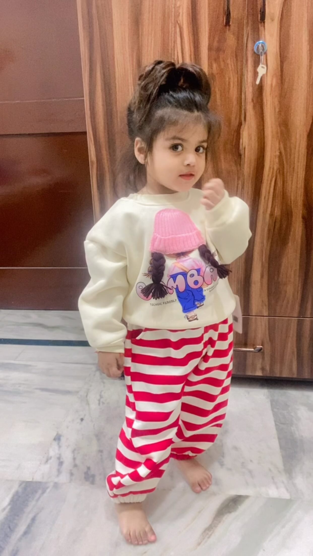 Instagram post by @its_me_kanishka2123 for Hopscotch. Caption reads: Co-ord set from @hopscotch.in 

#explore #babygirl....