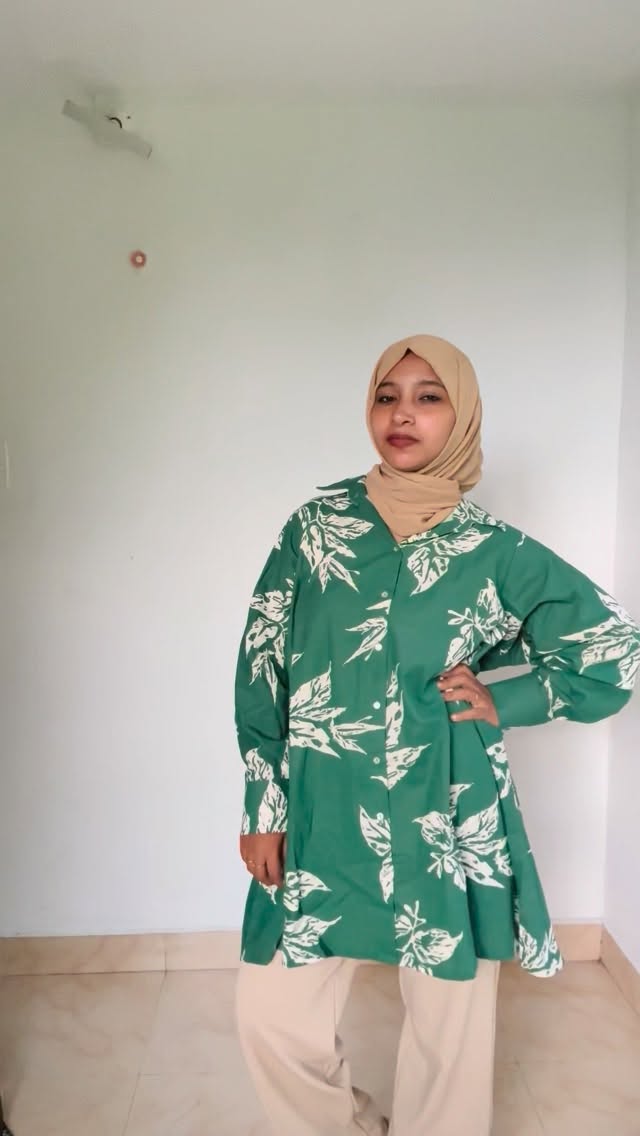 Instagram post by @nasreenasiraj_ for Flipkart. Caption reads: Wow 🤩 must buy 🫰🏻 do follow and comment for....