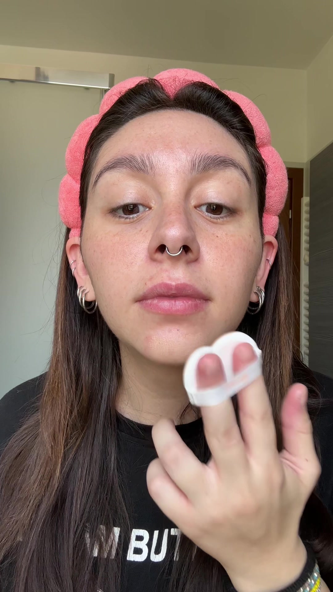 TikTok post by @jacquelinezanetti for Yepoda. Caption reads: Un make-up look più naturale di così non si può!....