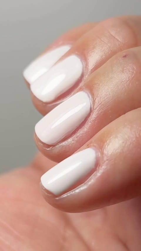 Instagram post by @simple_naildesignss for essie. Caption reads: [...] • Link in IG Bio • Polish Combined @essie....