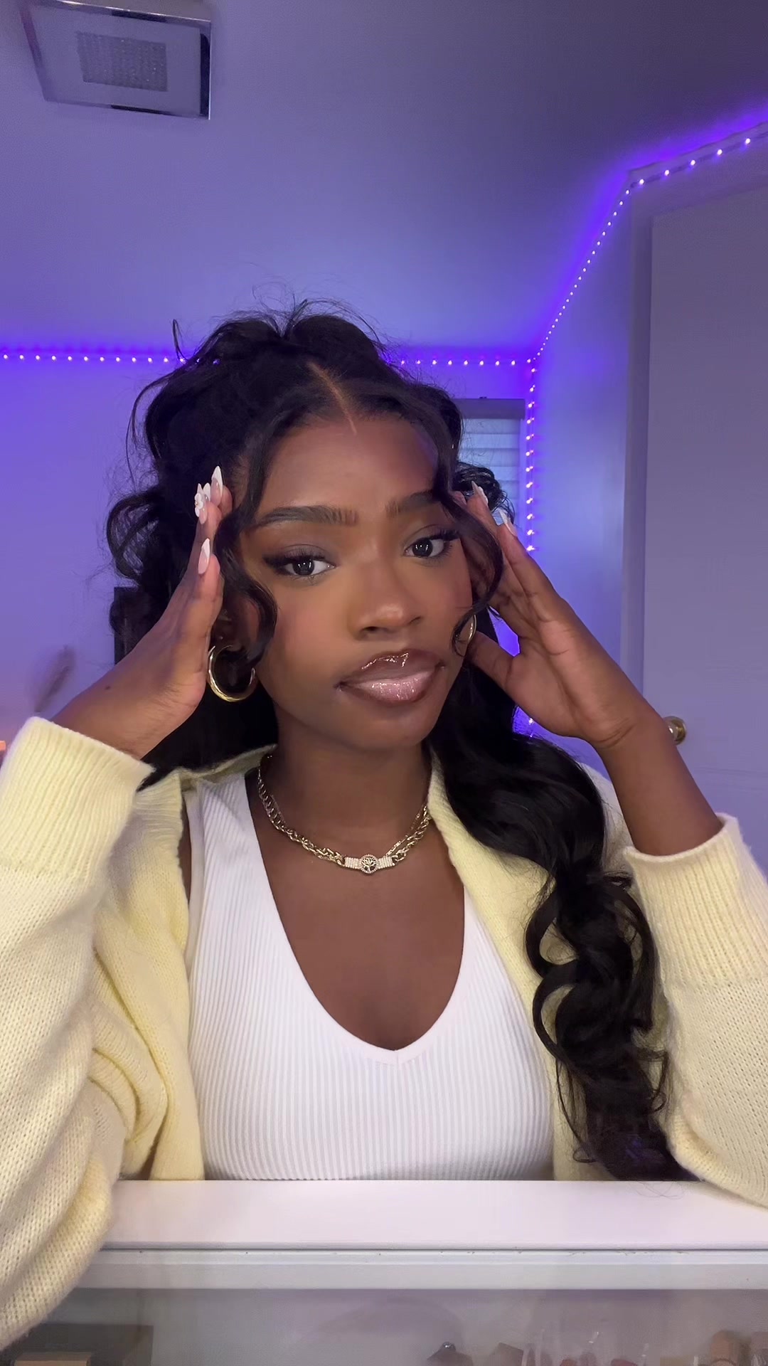 TikTok post by @sarah_phir for Amanda Hair. Caption reads: Wig hairstyle |✨  @Amanda Hair Store  #amandahair....