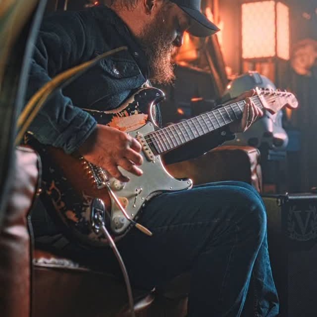 Instagram post by @jamie__morrissey for Fender. Caption reads: A quick Nirvana jam with the @jampedals Red Muck,....