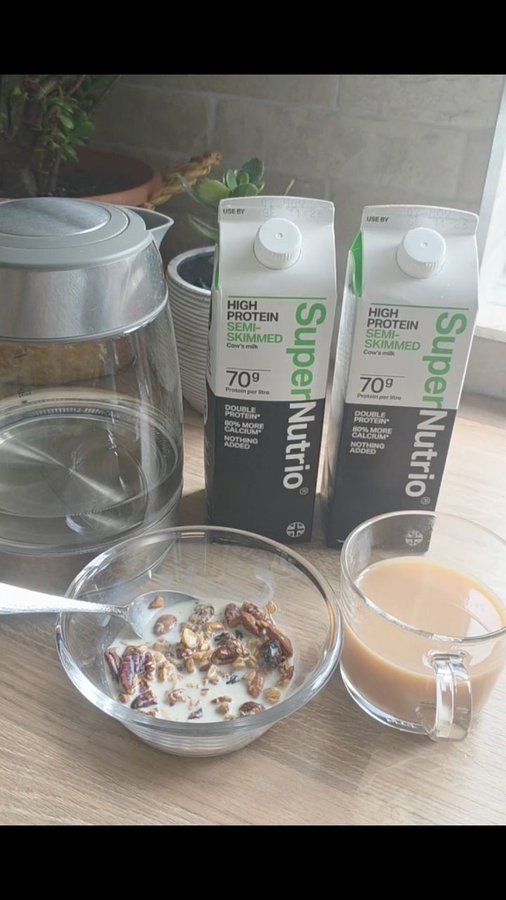 Instagram post by @tomi_nico24 for The Influence Room. Caption reads: Why settle for less when you can kick start your....