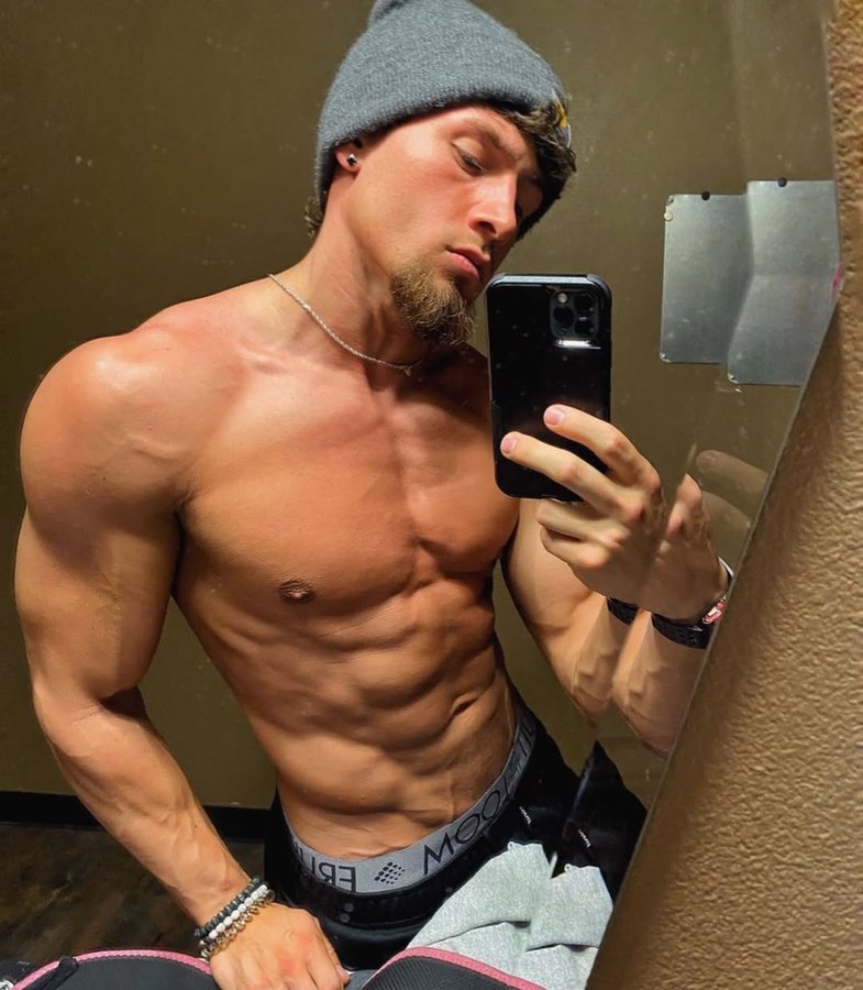 Instagram post by @shaunbertling for Jacked Factory. Caption reads: The 3 C’s in Life:🎯 Choices..Chances..Changes.....