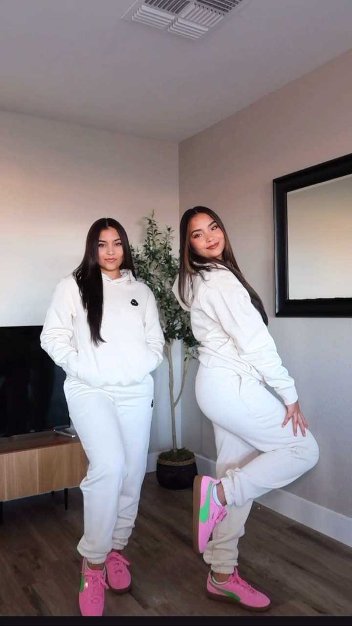 Instagram post by @montoyatwinz for Champs Sports. Caption reads: Twinning is #ForeverClassic thanks to our cute new....
