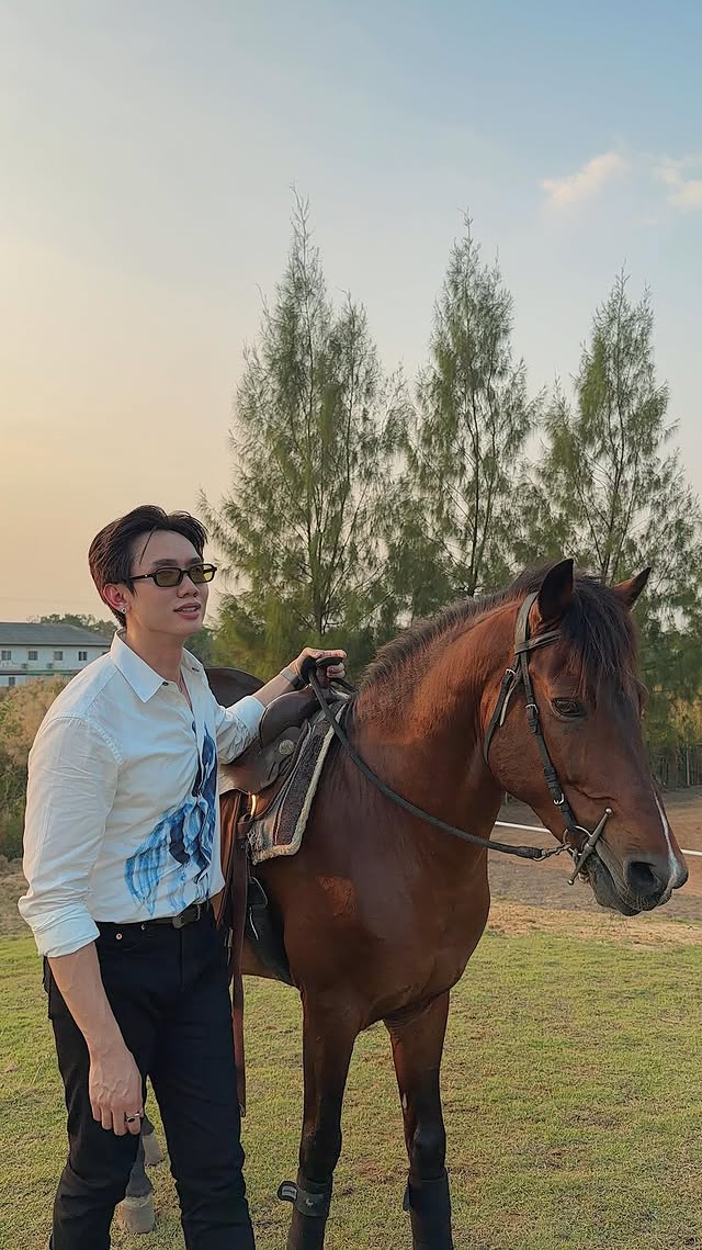 Instagram post by @saintst for Paul Smith. Caption reads: A year of galloping into prosperity. 🐎....