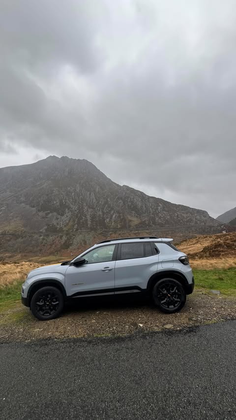 Instagram post by @outsideintel for Jeep. Caption reads: [...] and wind had other ideas but me and the....