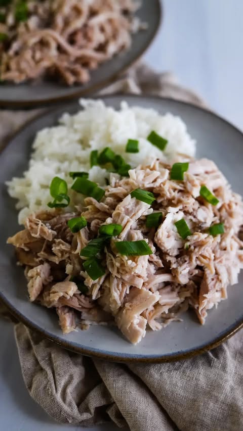 Instagram post by @keeping.it.relle for Instant Pot. Caption reads: 🦃Comment RECIPE and I’ll send it right....