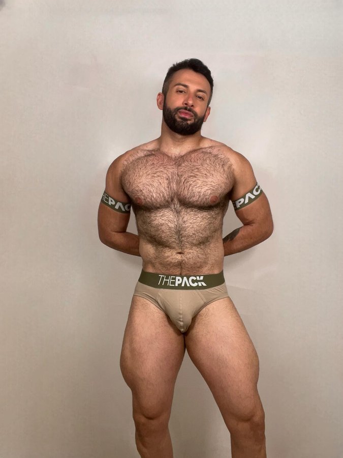 Instagram post by @josiivangomes for ThePack Underwear. Caption reads: @thepackunderwear_ 🩲🪩✨🇧🇷.