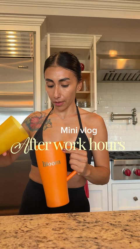 Instagram post by @monna___ for PARAGON. Caption reads: [...] Studio: @sculptstudiosoc x @bala Fit:....