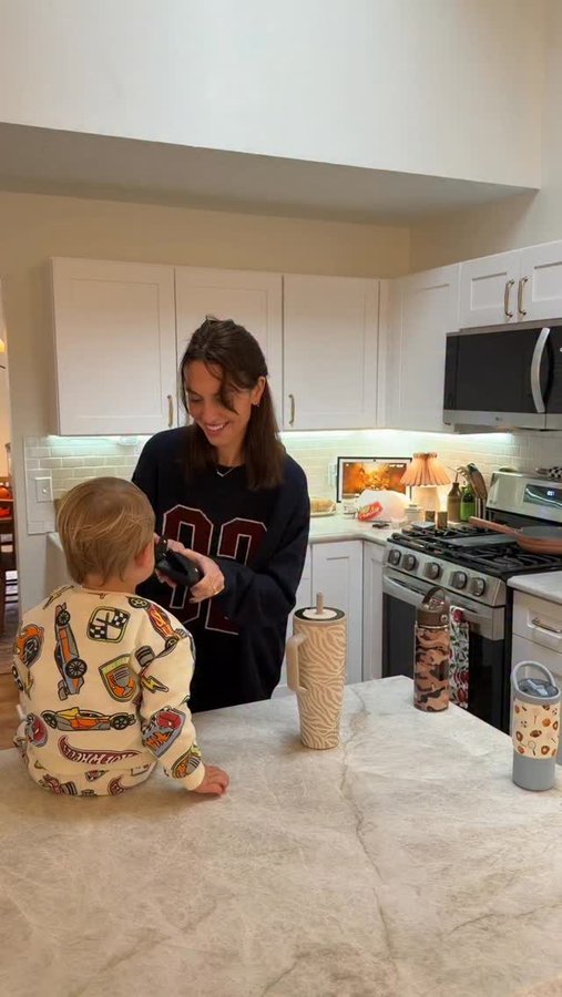 Instagram post by @chey.powers for MadeGood. Caption reads: having @madegoodfoods organic oat cups on the go....