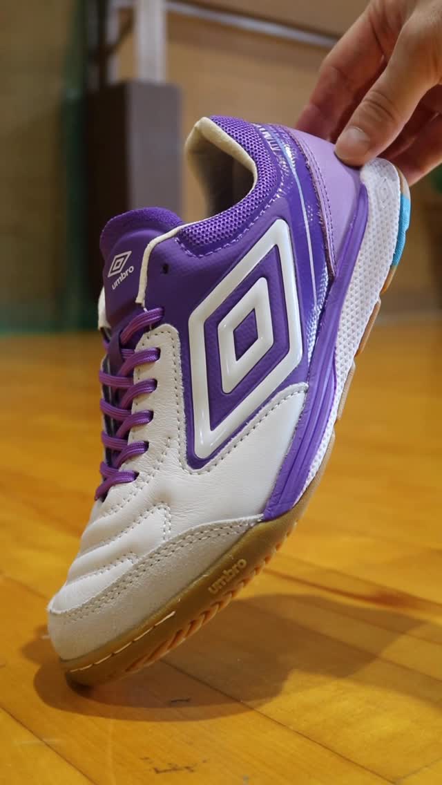 Instagram post by @shutarofutsal for Umbro. Caption reads: Master Class Pro Bump ⚪️🟣
Umbro Brazil....