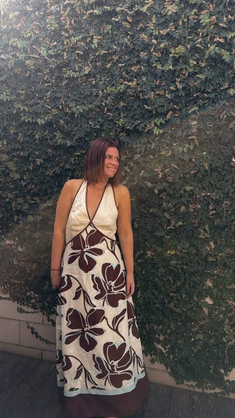 Instagram post by @emkellywears for THE ICONIC. Caption reads: [...] freshen up your wardrobe 🌷 @aerelabel....