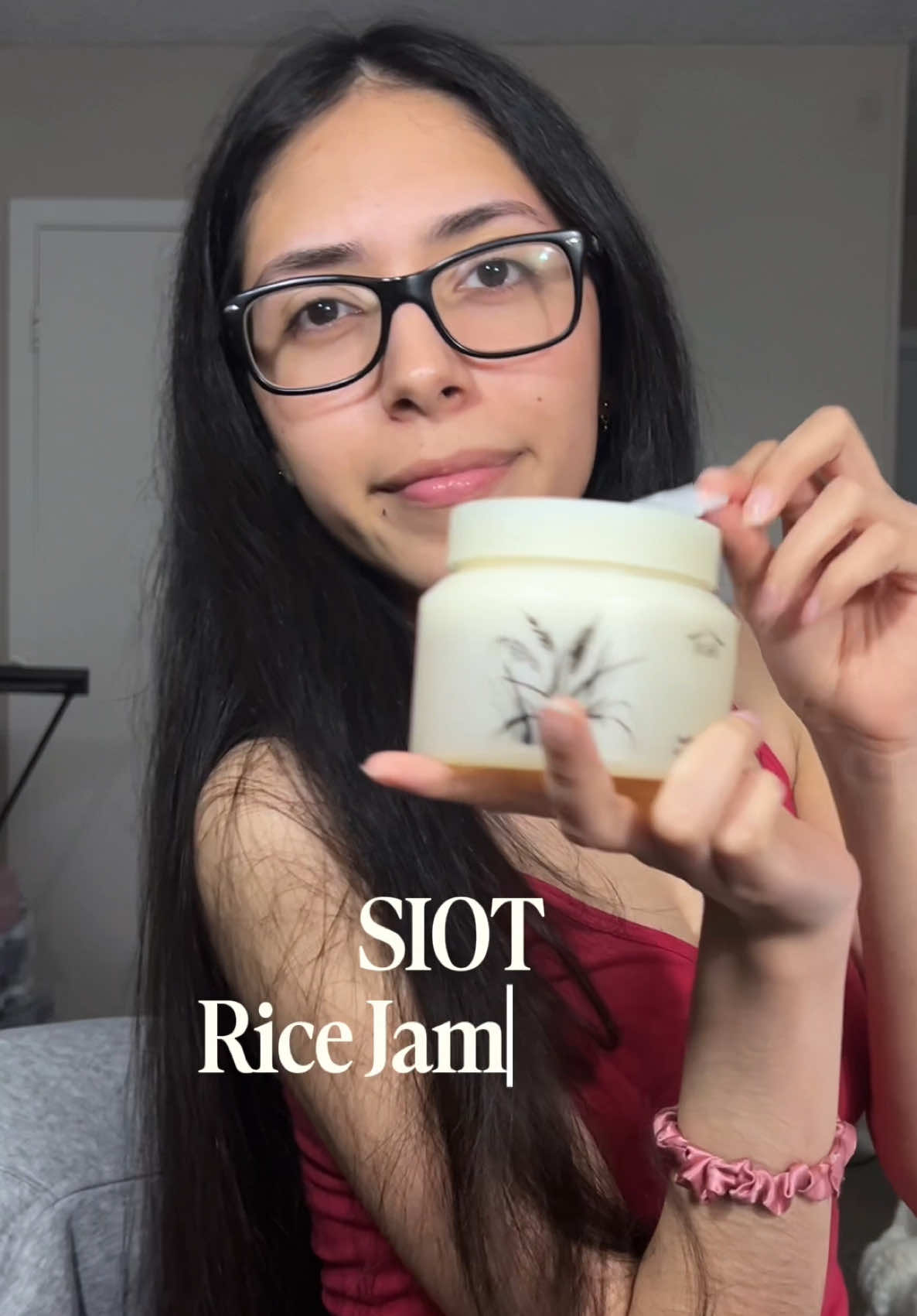 TikTok post by @totallyarii28 for Siot US. Caption reads: never tried a product like this, but I knew that....
