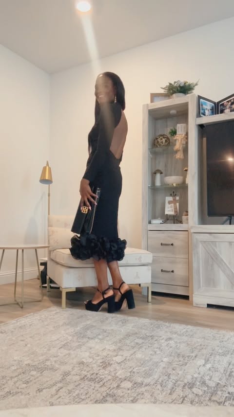 Instagram post by @oglam_style for Tory Burch. Caption reads: [...] Dress from @revolve Sandals @toryburch....