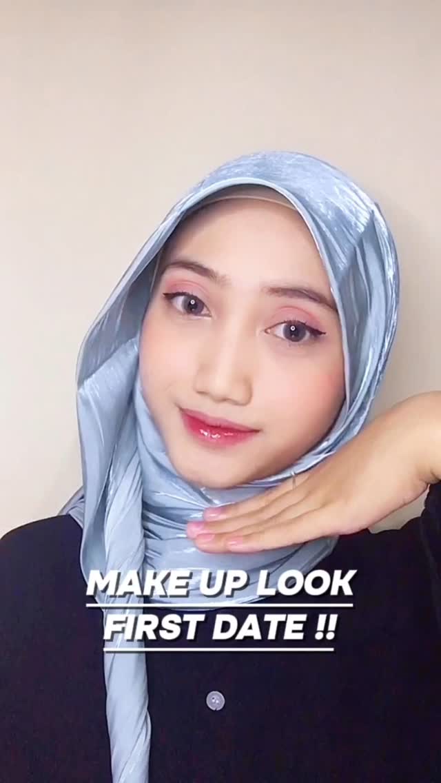 Instagram post by @eritafadilla for Mizzu Cosmetics. Caption reads: gak lagi-lagi takut make up longsor with product....