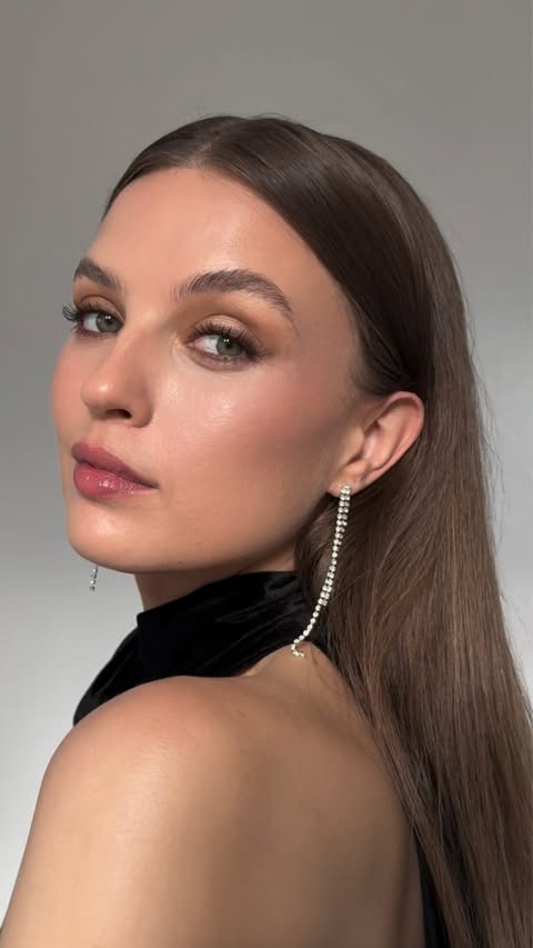 Instagram post by @amandamondale for Bluemercury. Caption reads: The most talked about glam of the party ✨ 

Get....