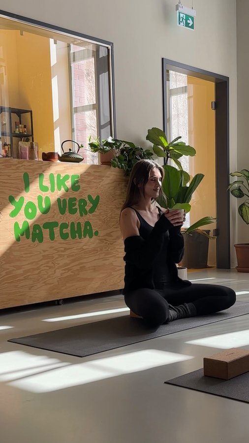 Instagram post by @stefaniegiesinger for Health Bar. Caption reads: Anzeige | CMO stands for Chief M🤦🏻‍♂️....